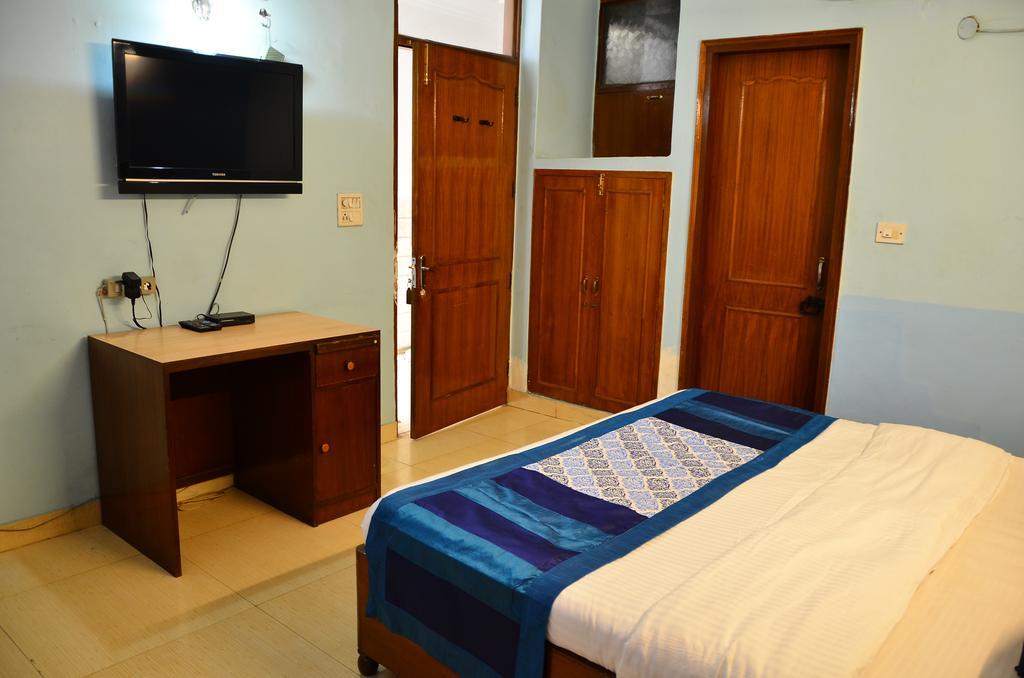 ניו דלהי Airport Hotel Paradise International מראה חיצוני תמונה
