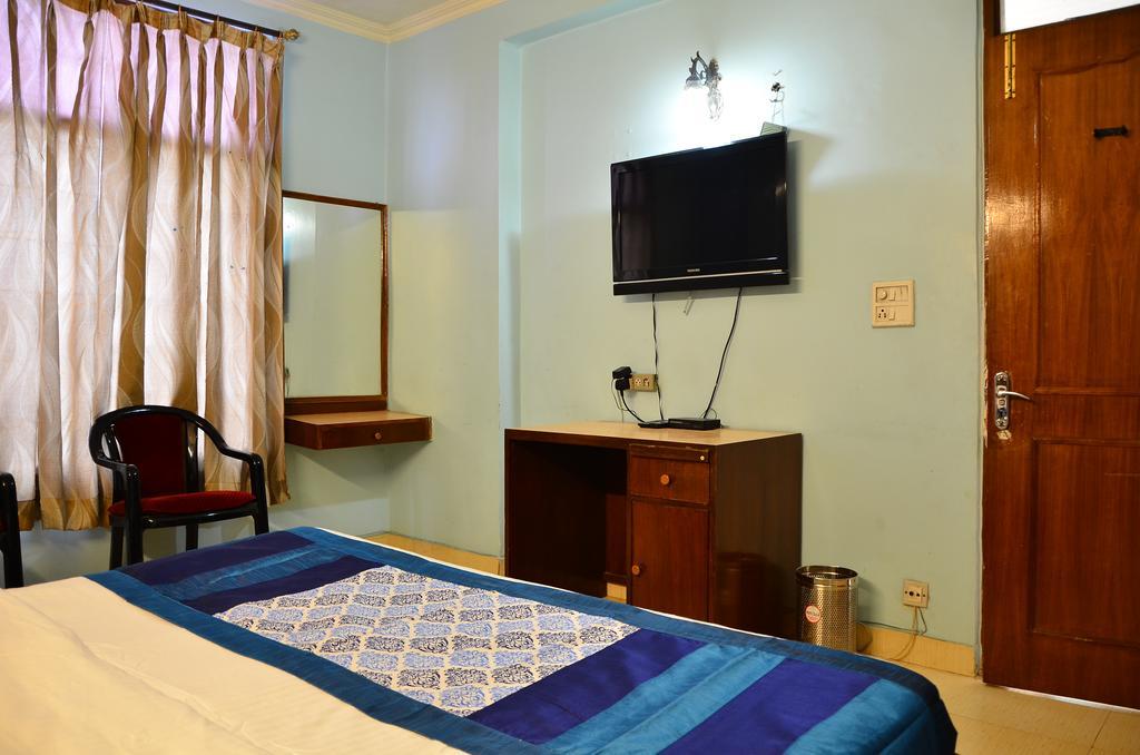 ניו דלהי Airport Hotel Paradise International מראה חיצוני תמונה